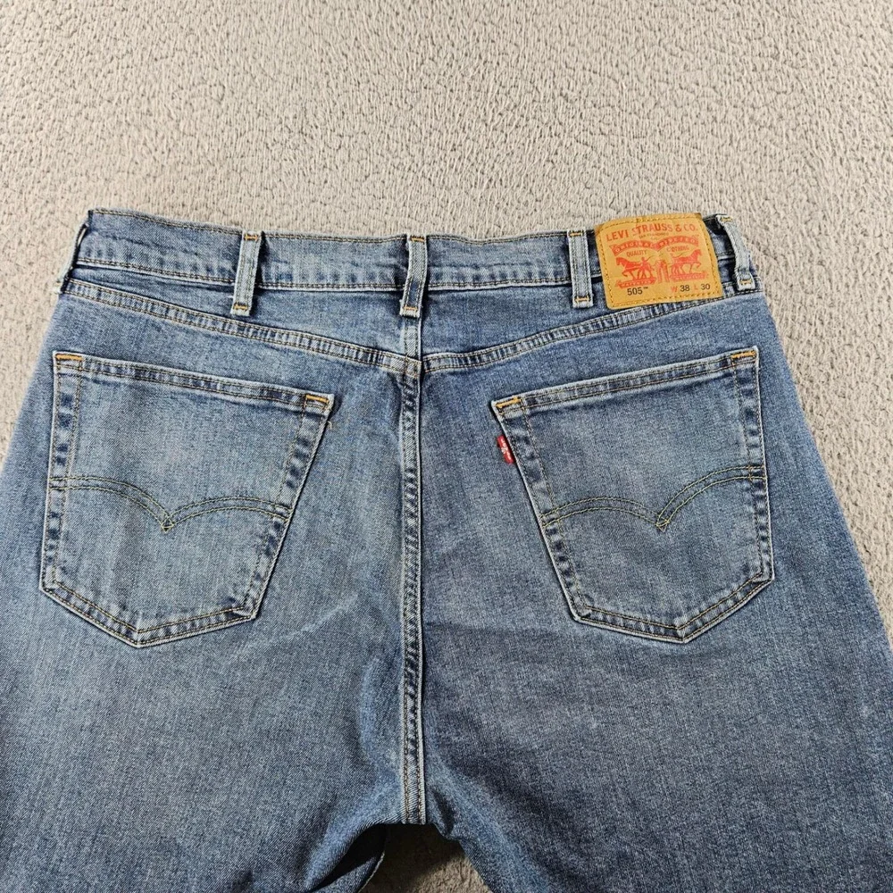Levis‎ 505 Jeans Mens 38x30 Blue Denim Medium Wash Straight Leg Regular Fit